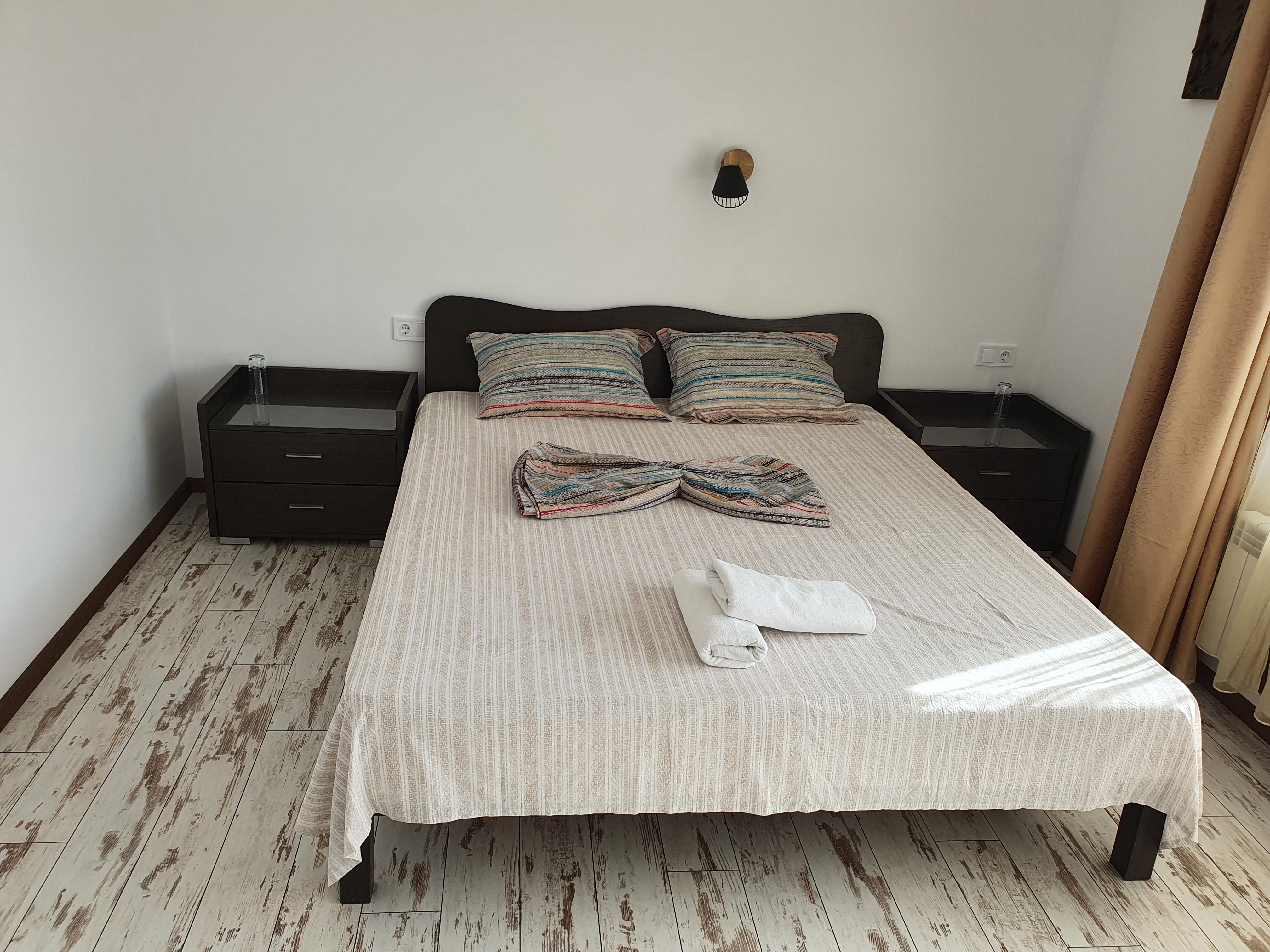 Семеен апартамент - снимка 1